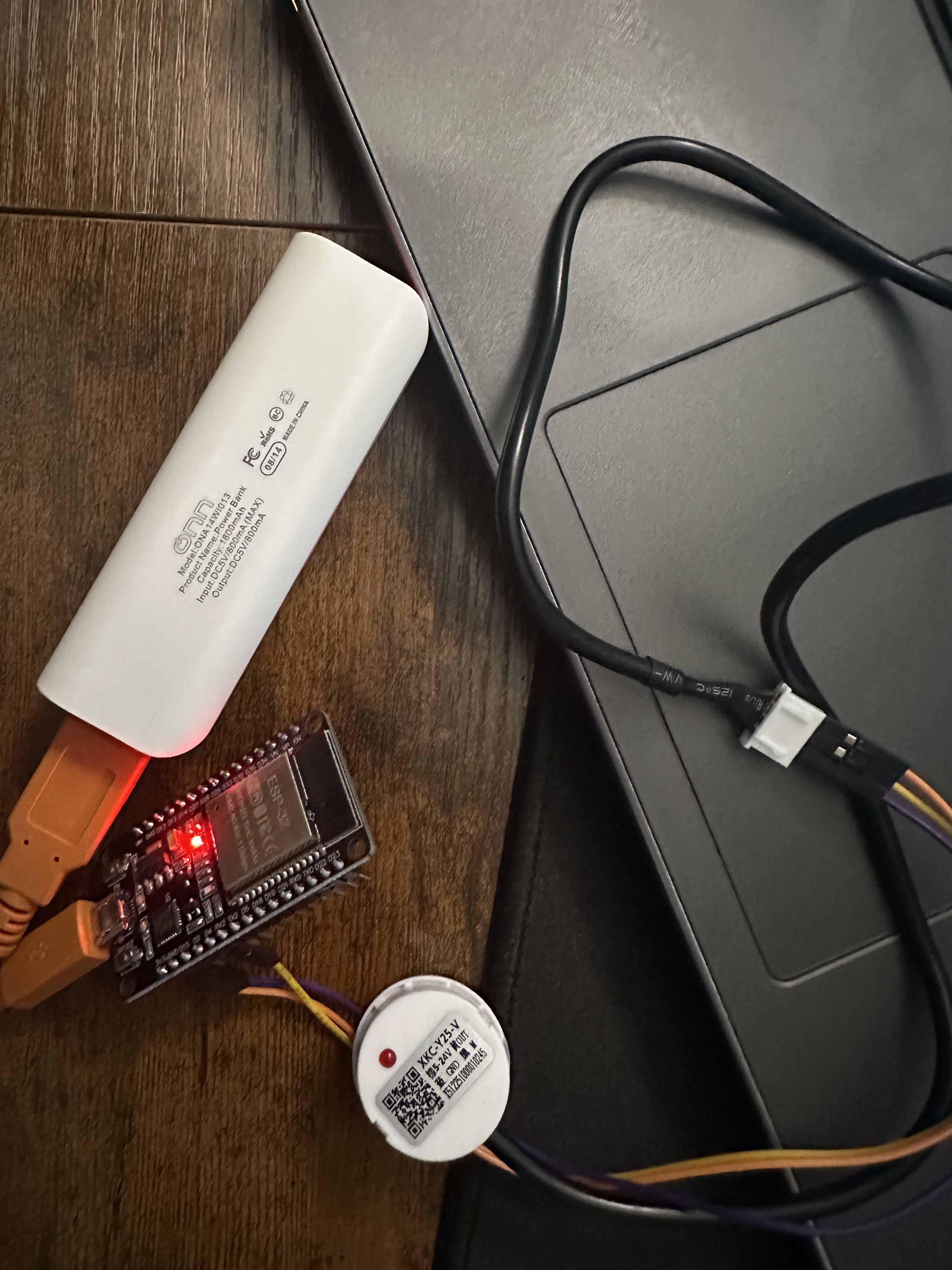 ESP32 + XKC-Y25-V Oil Tank Monitor